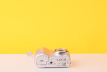 Load image into Gallery viewer, Nikon Coolpix 2200 2.0MP Digital Compact Camera 3x Optical Zoom
