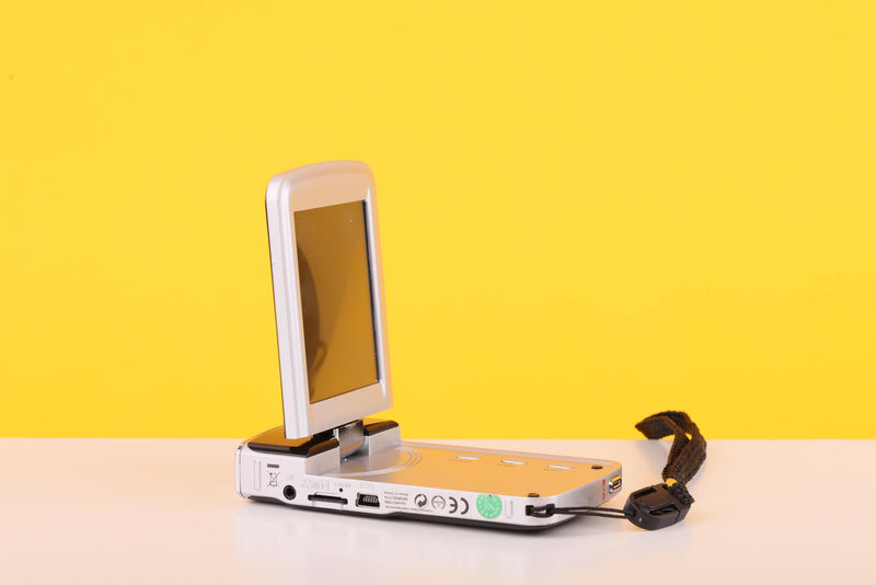 Polaroid iD1880 HD Compact Digital Camcorder