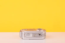Load image into Gallery viewer, Samsung Digimax A7 7.0MP Digital Compact Camera 3x Optical Zoom

