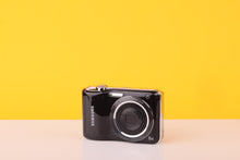 Load image into Gallery viewer, Samsung ES30 12.2MP Digital Compact Camera 5x Optical Zoom
