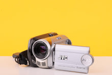 Load image into Gallery viewer, JVC Everio GZ-MG21 Hard Disk Camcorder 20GB 32x Optical Zoom
