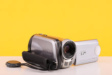 Load image into Gallery viewer, JVC Everio GZ-MG21 Hard Disk Camcorder 20GB 32x Optical Zoom
