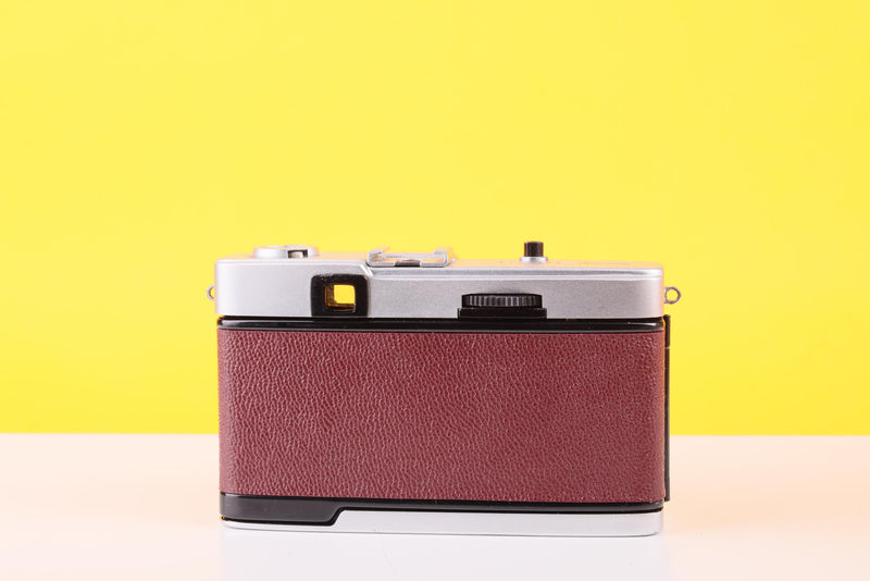 Olympus Trip 35 35mm Film Camera with Zuiko 40mm f2.8 Lens in Burgundy