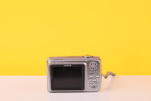 Load image into Gallery viewer, Fujifilm FinePix A805 8.3MP Digital Compact Camera 3x Optical Zoom
