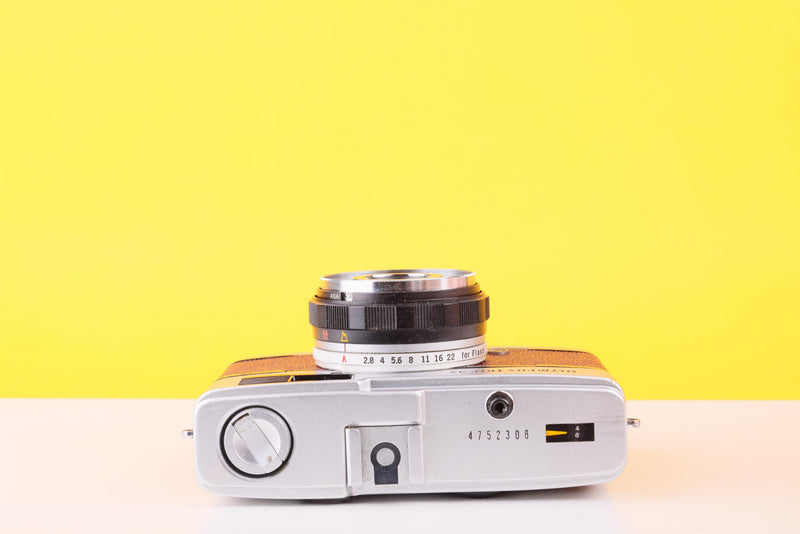 Olympus Trip 35 35mm Film Camera with Zuiko 40mm f2.8 Lens in Burgundy
