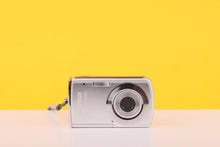 Load image into Gallery viewer, Pentax Optio M40 8MP Digital Compact Camera with 3x Optical Zoom
