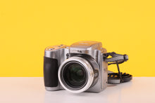 Load image into Gallery viewer, Kodak EasyShare Z740 5MP Digital Camera with 10x Optical Zoom
