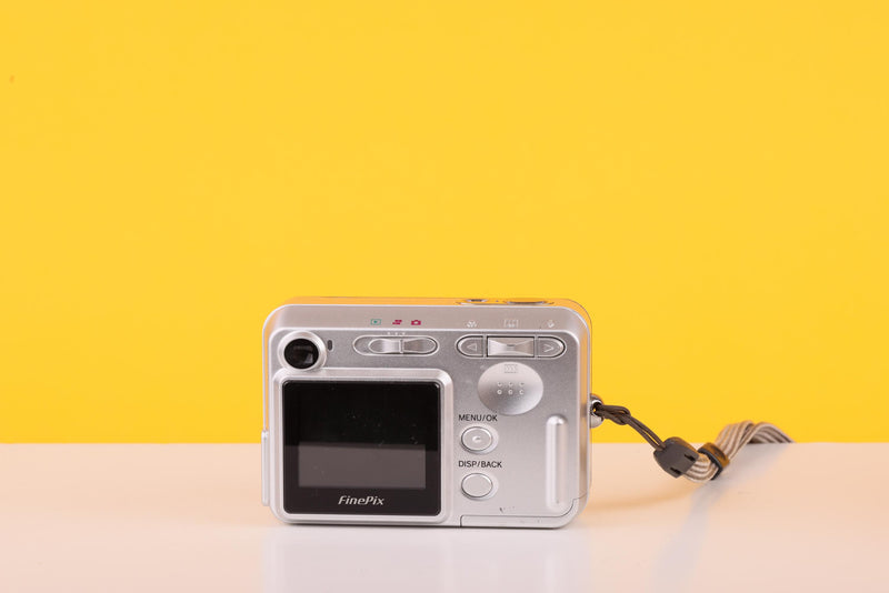 Fujifilm FinePix A370 5.2MP CCD Digital Compact Camera