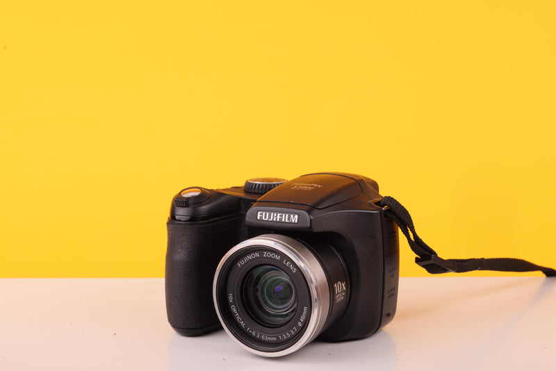 Fujifilm FinePix S5800 8MP Bridge Digital Camera