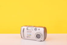 Load image into Gallery viewer, Samsung Digimax V4 4.0MP Digital Compact Camera 3x Zoom Schneider Lens
