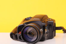 Load image into Gallery viewer, Chinon Genesis III AF 35mm Point And Shoot Film Camera
