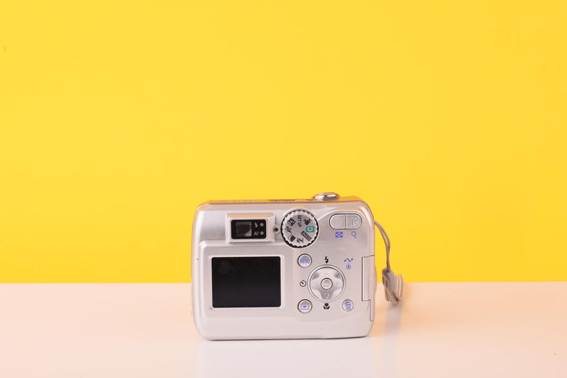 Nikon COOLPIX 4100 4MP Compact Digital Camera Silver 3x Optical Zoom