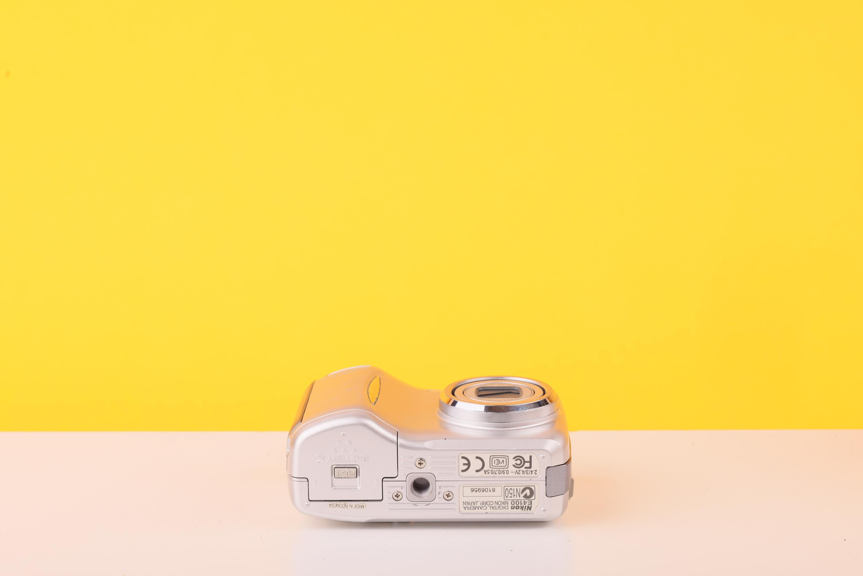 Nikon COOLPIX 4100 4MP Compact Digital Camera Silver 3x Optical