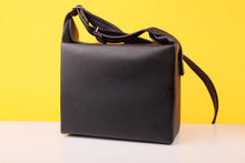 Load image into Gallery viewer, Polaroid Vintage Black Camera Shoulder Bag
