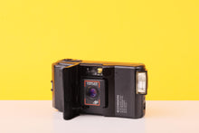 Load image into Gallery viewer, Chinon Bellami AF 35mm Point and Shoot Film Camera
