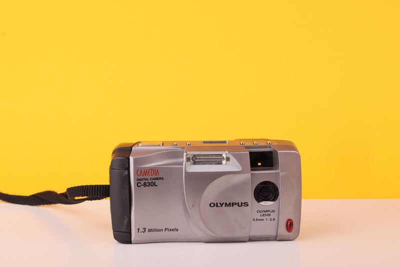 Olympus CAMEDIA C-830L 1.3MP Compact Digital Camera Silver