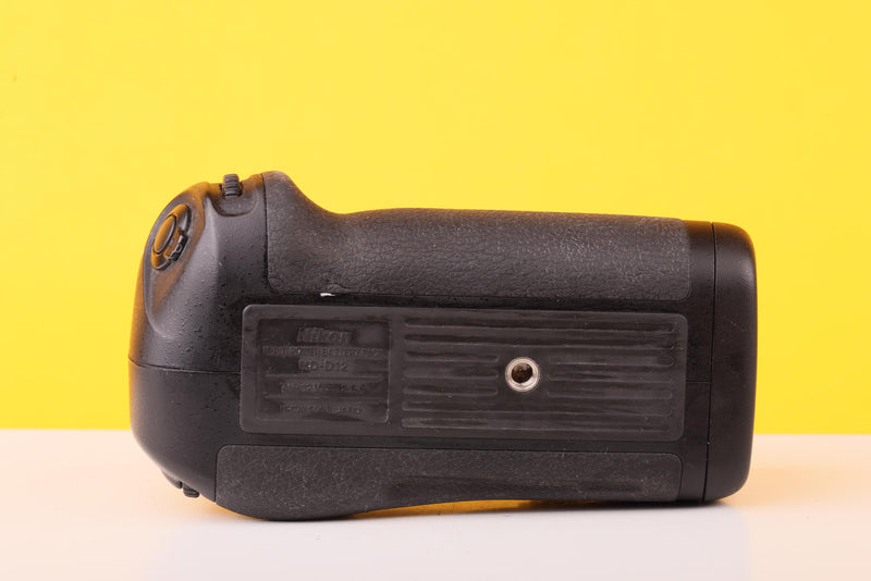 Nikon Multi-Power Battery Pack MB-D12
