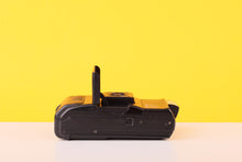 Load image into Gallery viewer, Chinon Bellami AF 35mm Point and Shoot Film Camera
