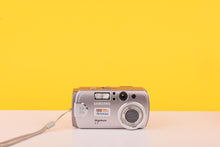 Load image into Gallery viewer, Samsung Digimax V5 5.0MP Compact Digital Camera Schneider 3x Optical Zoom Silver-Boxed
