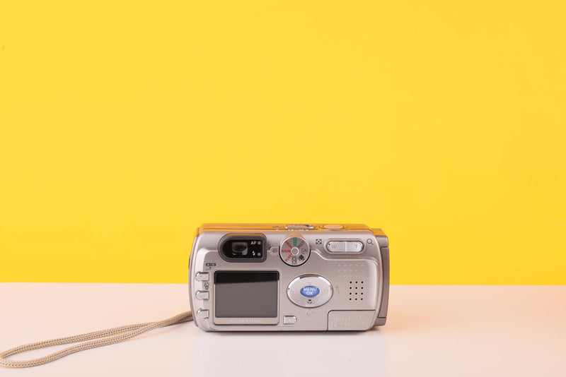 Samsung Digimax V5 5.0MP Compact Digital Camera Schneider 3x Optical Zoom Silver-Boxed