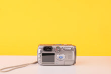 Load image into Gallery viewer, Samsung Digimax V5 5.0MP Compact Digital Camera Schneider 3x Optical Zoom Silver-Boxed
