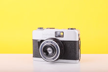 Load image into Gallery viewer, Beirette K100 35mm Compact Film Camera With Case
