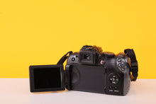Load image into Gallery viewer, Canon PowerShot SX10 IS 10MP Digital Bridge Camera 20x Optical Zoom
