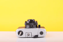 Load image into Gallery viewer, Beirette K100 35mm Compact Film Camera With Case
