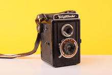 Load image into Gallery viewer, Voigtlander Brillant Vintage 120 Medium Format Film Camera with Voigtar 7.5cm f/6.3 Lens

