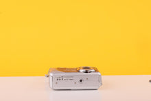 Load image into Gallery viewer, Canon PowerShot A430 4.0MP Compact Digital Camera Silver 4x Optical Zoom
