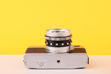 Load image into Gallery viewer, Petri 7S 35mm Rangefinder Film Camera with 45mm Lens
