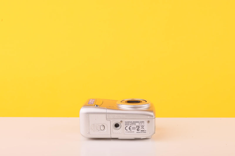 Olympus X-715 5.0MP 2.8x Optical Zoom Digital Compact Camera
