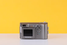 Load image into Gallery viewer, Olympus Camedia c-300 Zoom Digital Camera

