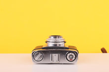 Load image into Gallery viewer, Zeiss Ikon Contina 35mm Rangefinder Film Camera with 45mm f/2.8 Color-Pantar Lens &amp; Case
