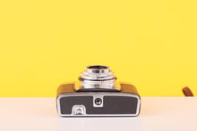 Load image into Gallery viewer, Zeiss Ikon Contina 35mm Rangefinder Film Camera with 45mm f/2.8 Color-Pantar Lens &amp; Case
