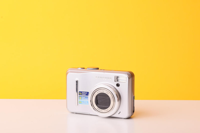 Samsung S1065 10.2MP Digital Compact Camera Silver