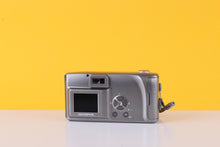 Load image into Gallery viewer, Olympus Camedia C-120 Zoom Digital Camera
