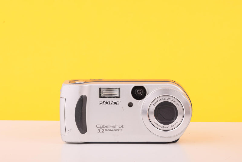 Sony Cyber-shot DSC-P71 3.2MP Compact Digital Camera