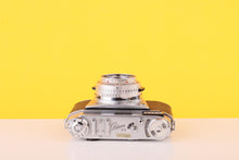 Load image into Gallery viewer, Kodak Retina IIA 35mm Rangefinder Film Camera with Schneider-Kreuznach Retina-Xenar 45mm f/2.8 Lens &amp; Case
