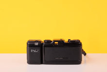 Load image into Gallery viewer, Chinon Bellami 35mm Compact Film Camera with 35mm f/2.8 Chinonex Color Lens
