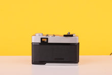Load image into Gallery viewer, Minolta Hi-Matic 7sII 35mm Rangefinder Film Camera with 40mm f/1.7 Rokkor Lens &amp; Case
