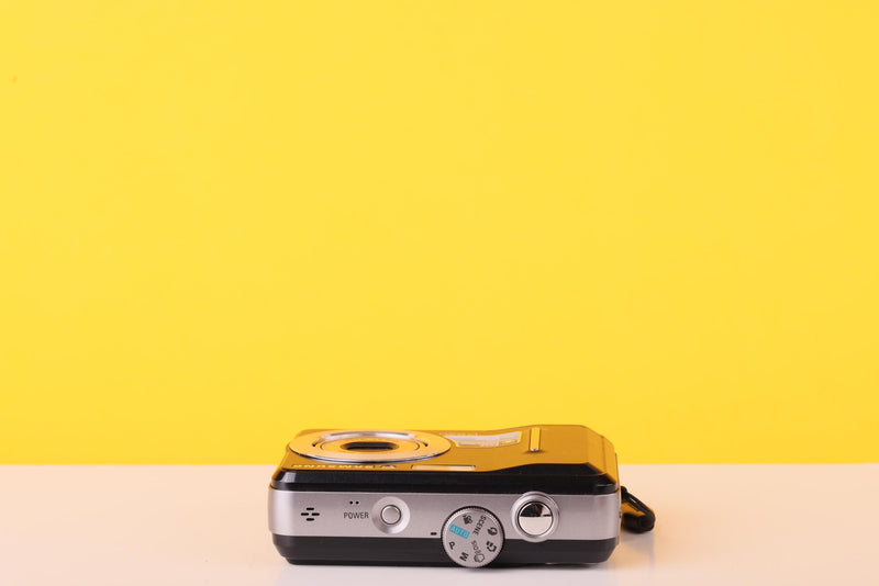 Samsung D860 8.1MP Digital Compact Camera