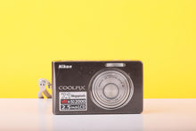 Load image into Gallery viewer, Nikon Coolpix S500 7.1MP Digital Compact Camera – 3x Optical Zoom VR
