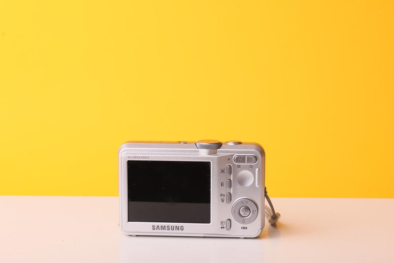 Samsung S1065 10.2MP Digital Compact Camera Silver