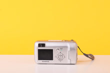Load image into Gallery viewer, Olympus CAMEDIA C-360 Zoom 3.2MP Digital Compact Camera – 3x Optical Zoom
