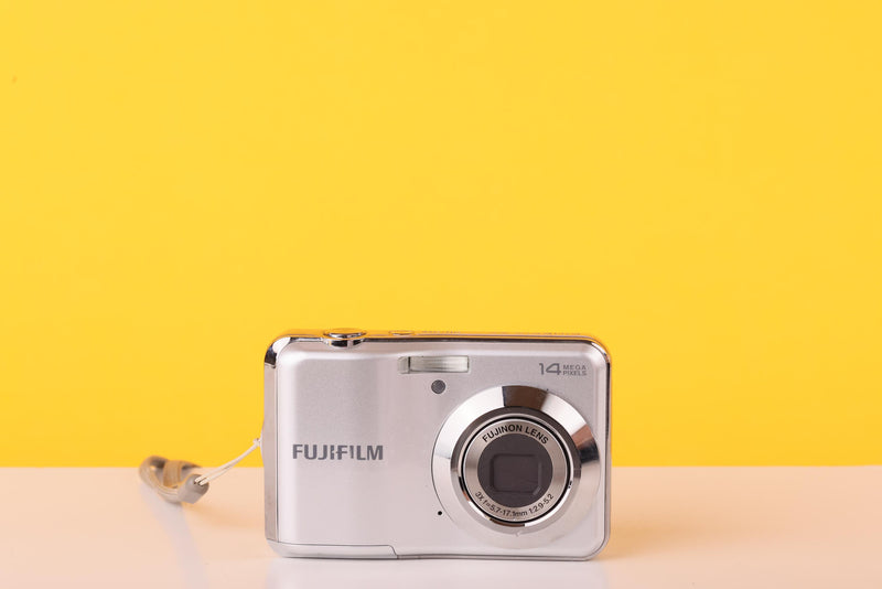 Fujifilm FinePix JX300 14MP Digital Compact Camera