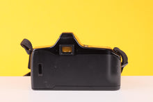 Load image into Gallery viewer, Minolta Dynax 3000i 35mm SLR Film Camera with 35–105mm AF Zoom Lens
