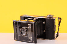 Load image into Gallery viewer, Agfa Billy-Clack 120 Medium Format Folding Film Camera
