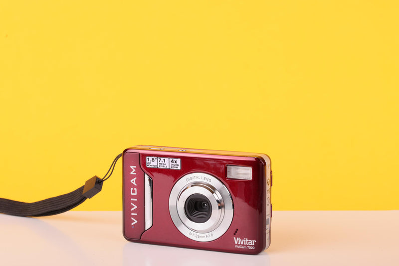 Vivitar ViviCam 7020 7.1MP Digital Compact Camera