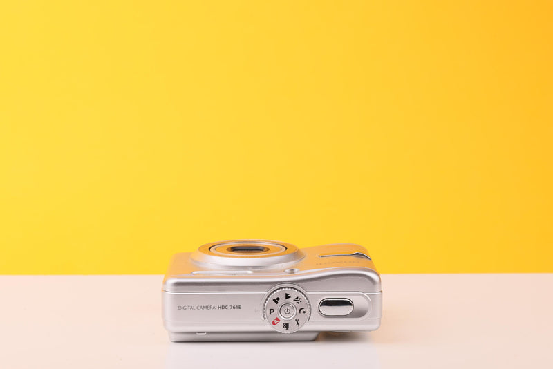 Hitachi HDC-761E Compact Digital Camera with case